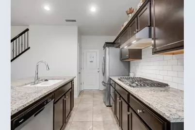 6280 E Valley Edge Drive, Fresno, CA 93727 - Photo 7