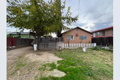 39 W J Street, Los Banos, CA 93635 - Photo 3