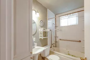 1570 E 26th St, Merced, CA 95340 - Photo 13