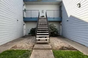 445 Almond Dr, Lodi, CA 95240 - Photo 5