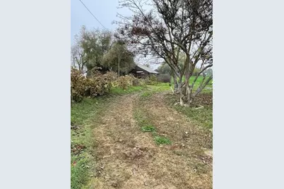 207 Clausen, Turlock, CA 95380 - Photo 3