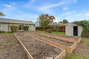 1904 Iris Ave, Sacramento, CA 95815 - Photo 27