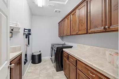 8284 Bonito Circle, Elk Grove, CA 95757 - Photo 39