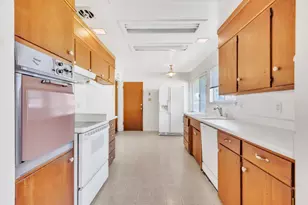 7629 N Ridge Dr, Citrus Heights, CA 95610 - Photo 9