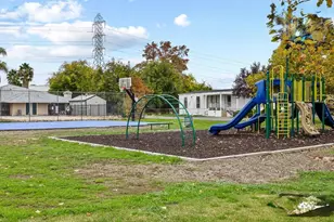 Village Circle, Sacramento, CA 95838 - Photo 21