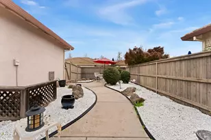 2270 Rose Arbor Dr, Sacramento, CA 95835 - Photo 19