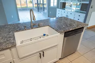 3327 Country Club Blvd, Stockton, CA 95204 - Photo 23