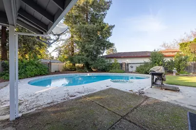 3327 Country Club Boulevard, Stockton, CA 95204 - Photo 45