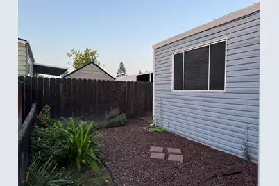 E Yosemite #128, Manteca, CA 95336 - Photo 31