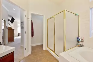 1049 Danielle Dr, Roseville, CA 95747 - Photo 23