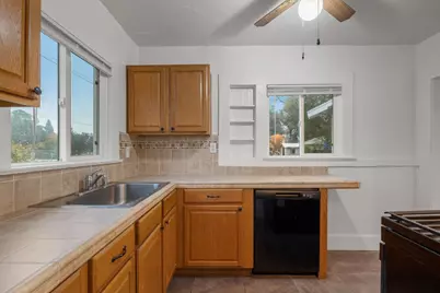 531 Quincy Street, Bakersfield, CA 93305 - Photo 15