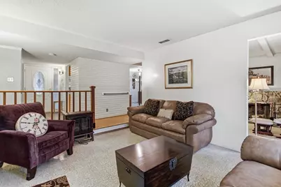 2833 Sandbrook Court, Sacramento, CA 95826 - Photo 7