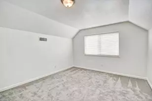 9946 Redstone Dr, Sacramento, CA 95827 - Photo 17