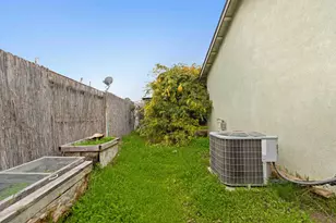 310 W F St, Turlock, CA 95380 - Photo 17