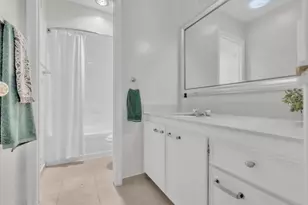 111 Roundtree Ct, Sacramento, CA 95831 - Photo 15