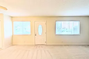 9048 El Cajon Way, Sacramento, CA 95826 - Photo 7