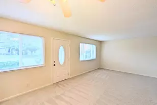 9048 El Cajon Way, Sacramento, CA 95826 - Photo 5