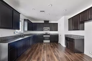 1974 Gus Villalta Dr, Los Banos, CA 93635 - Photo 9