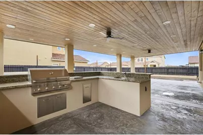1974 Gus Villalta Drive, Los Banos, CA 93635 - Photo 5
