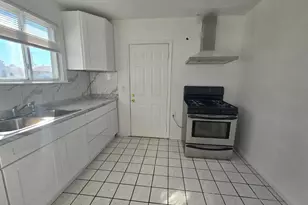 320 N Sanborn Rd, Salinas, CA 93905 - Photo 13