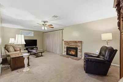 8945 Rosewood Drive, Sacramento, CA 95826 - Photo 5