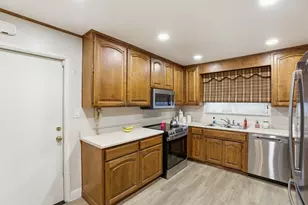 8945 Rosewood Dr, Sacramento, CA 95826 - Photo 11