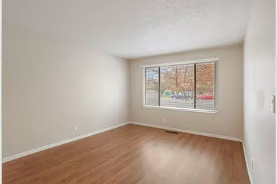 1021 S Mills Avenue, Lodi, CA 95242 - Photo 7