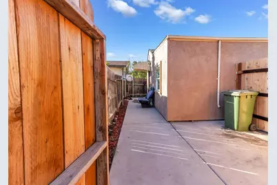 320 Acacia Street, Lodi, CA 95240 - Photo 27