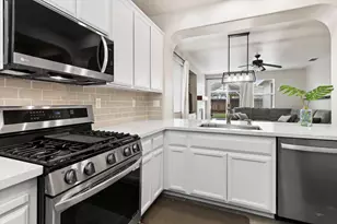 10065 Waterfield Dr, Elk Grove, CA 95757 - Photo 9