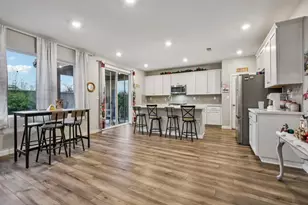 1008 Solar Flare Wy, Roseville, CA 95747 - Photo 3