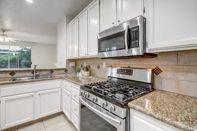 8545 Dewberry Way, Elk Grove, CA 95624 - Photo 17