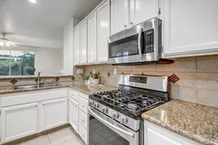 8545 Dewberry Way, Elk Grove, CA 95624 - Photo 17