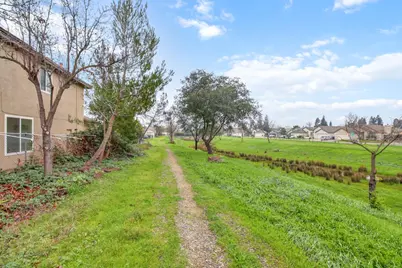 8545 Dewberry Way, Elk Grove, CA 95624 - Photo 53