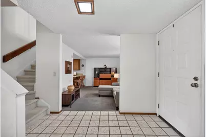 7059 Lompoc Court, Citrus Heights, CA 95621 - Photo 9