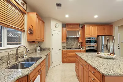 145 N Hancock Park Drive, Mountain House, CA 95391 - Photo 19