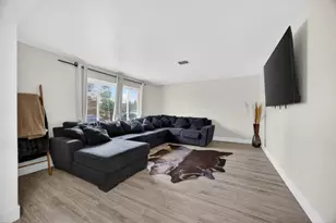 2005 Woodstock Way, Sacramento, CA 95825 - Photo 9