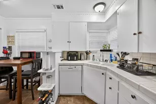 2751 Riverside Blvd, Sacramento, CA 95818 - Photo 29