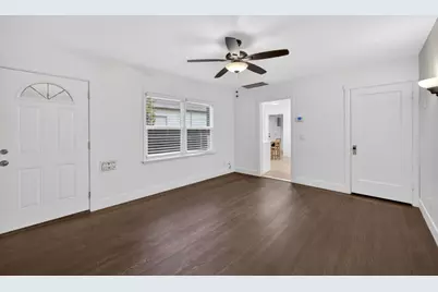 2751 Riverside Boulevard, Sacramento, CA 95818 - Photo 7