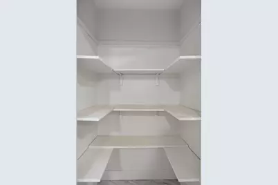 2751 Riverside Boulevard, Sacramento, CA 95818 - Photo 11