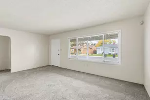 4540 Summit Way, Sacramento, CA 95820 - Photo 5