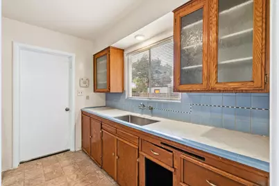 4540 Summit Way, Sacramento, CA 95820 - Photo 11