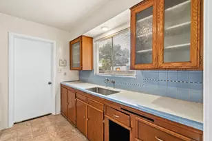 4540 Summit Way, Sacramento, CA 95820 - Photo 11