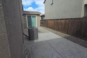 8720 Esperia Wy, Sacramento, CA 95828 - Photo 21