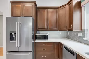 8668 Little Wood Cir, Elk Grove, CA 95624 - Photo 15