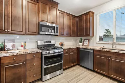 2033 Lake Range Way, Roseville, CA 95747 - Photo 9