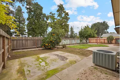 1641 Olivewood Avenue, Manteca, CA 95336 - Photo 27