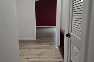 7613 Valley Wood Dr, Sacramento, CA 95828 - Photo 13