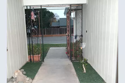 7613 Valley Wood Drive, Sacramento, CA 95828 - Photo 5