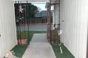 7613 Valley Wood Dr, Sacramento, CA 95828 - Photo 5