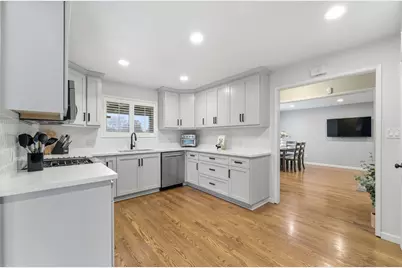 365 Birchwood Court, Modesto, CA 95350 - Photo 9